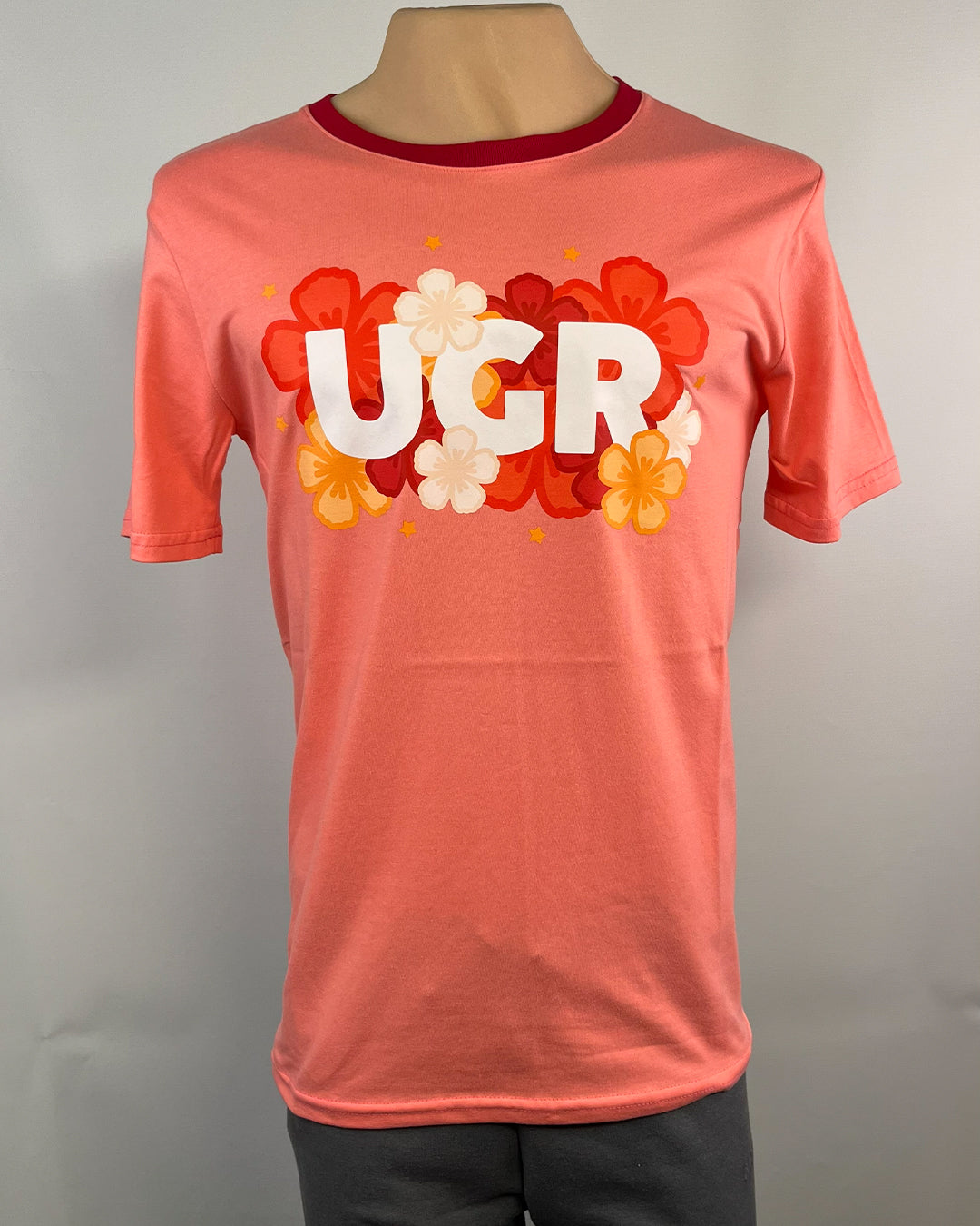 Remera UGR FLOWER POWER - ROSA C/BORDO
