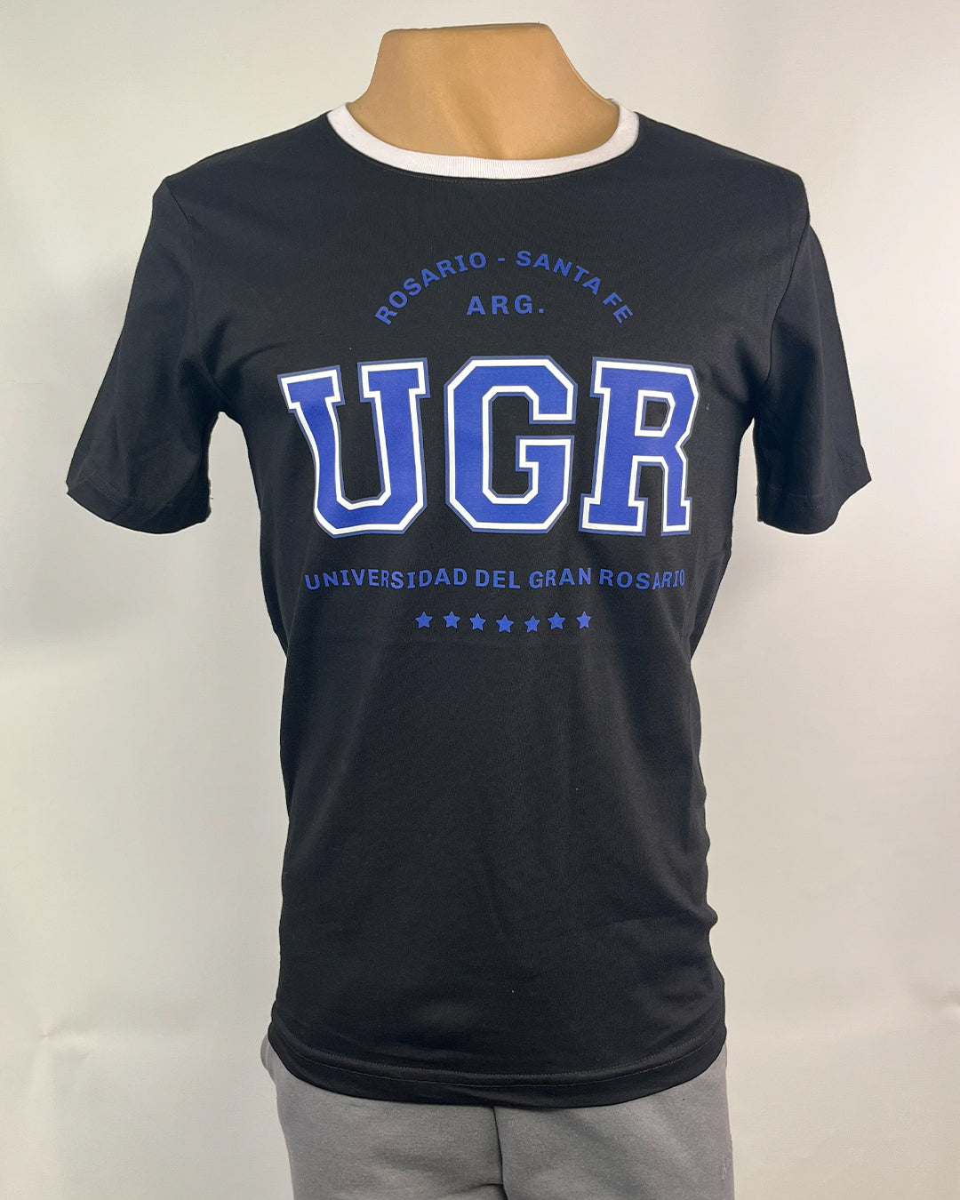 Remera UNIV. BLUE WHITE NEGRO C/BLANCO
