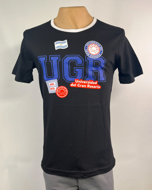 Remera UGR STICKERS NEGRO C/BLANCO